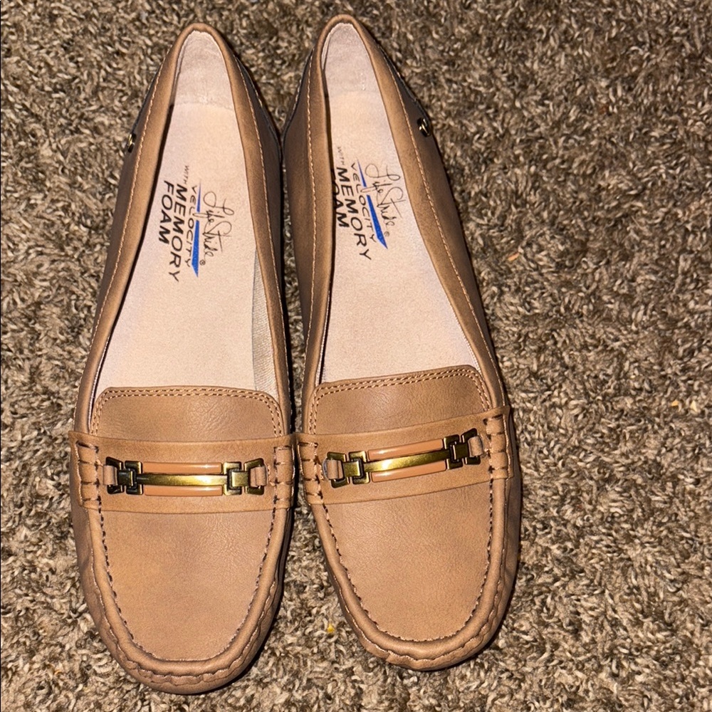 Life Stride Women's Tan Loafers